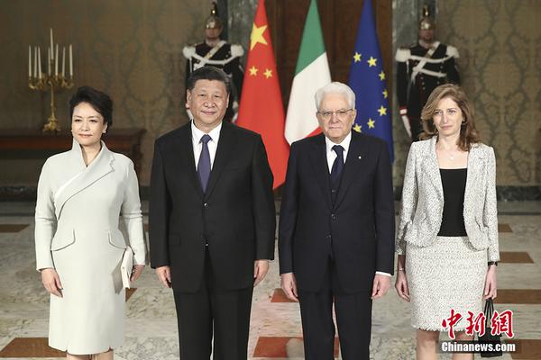 李克強(qiáng)會(huì)見(jiàn)巴西聯(lián)邦共和國(guó)總統(tǒng)