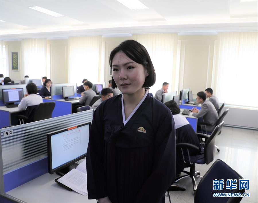 李克強(qiáng)會見巴西聯(lián)邦共和國總統(tǒng)