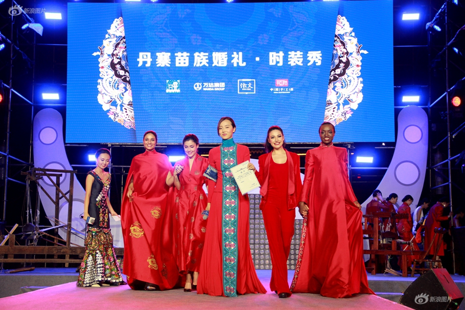 習(xí)近平同巴西聯(lián)邦共和國總統(tǒng)舉行會談 兩國元首一致同意推動中巴全面戰(zhàn)略伙伴關(guān)系取得新的更大發(fā)展