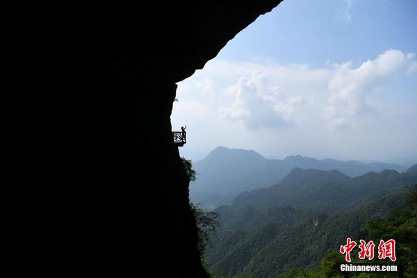 中共中央黨校舉行秋季學(xué)期開學(xué)典禮 劉云山出席并講話