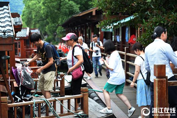 習(xí)近平總書記在深度貧困地區(qū)脫貧攻堅座談會上的重要講話引起強(qiáng)烈反響