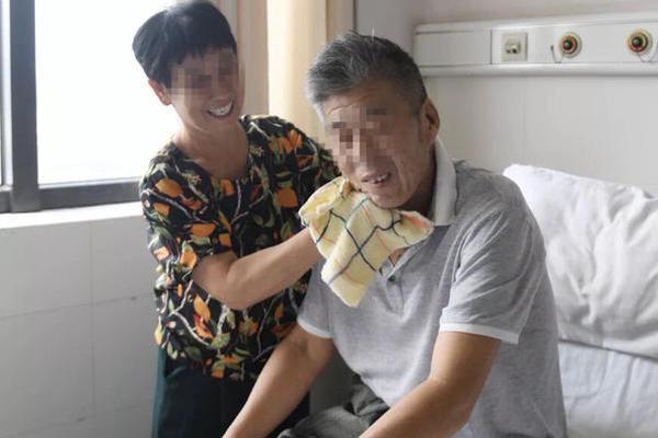 李克強(qiáng)會見巴西聯(lián)邦共和國總統(tǒng)
