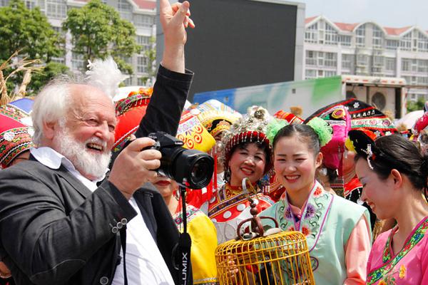 俞正聲會(huì)見(jiàn)巴西聯(lián)邦共和國(guó)總統(tǒng)