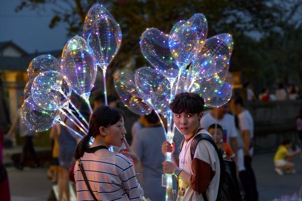 習(xí)近平同巴西聯(lián)邦共和國總統(tǒng)舉行會談 兩國元首一致同意推動中巴全面戰(zhàn)略伙伴關(guān)系取得新的更大發(fā)展