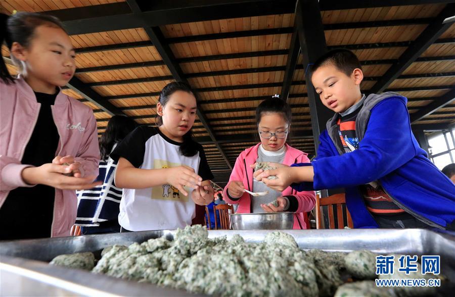 習(xí)近平總書記在深度貧困地區(qū)脫貧攻堅座談會上的重要講話引起強烈反響