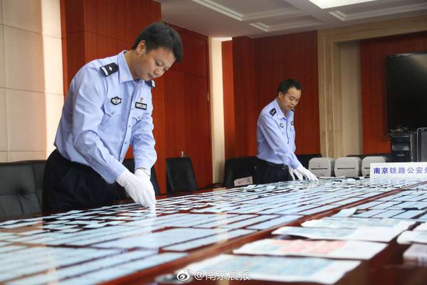 李克強會見巴西聯(lián)邦共和國總統(tǒng)