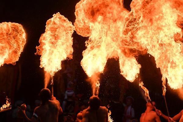 習(xí)近平同巴西聯(lián)邦共和國總統(tǒng)舉行會談 兩國元首一致同意推動中巴全面戰(zhàn)略伙伴關(guān)系取得新的更大發(fā)展