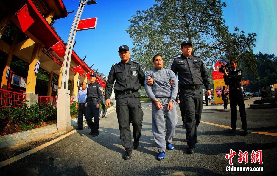 習(xí)近平總書記在深度貧困地區(qū)脫貧攻堅座談會上的重要講話引起強烈反響