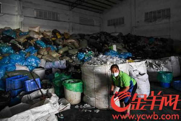 李克強(qiáng)會(huì)見巴西聯(lián)邦共和國(guó)總統(tǒng)