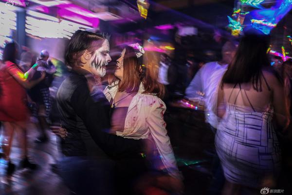 習(xí)近平同巴西聯(lián)邦共和國總統(tǒng)舉行會(huì)談 兩國元首一致同意推動(dòng)中巴全面戰(zhàn)略伙伴關(guān)系取得新的更大發(fā)展