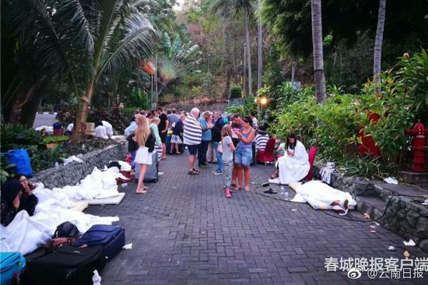 四川廣元跆拳道老師抱摔學(xué)生 校方:老師已停職絕不姑息