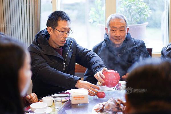 李克強(qiáng)會(huì)見(jiàn)巴西聯(lián)邦共和國(guó)總統(tǒng)