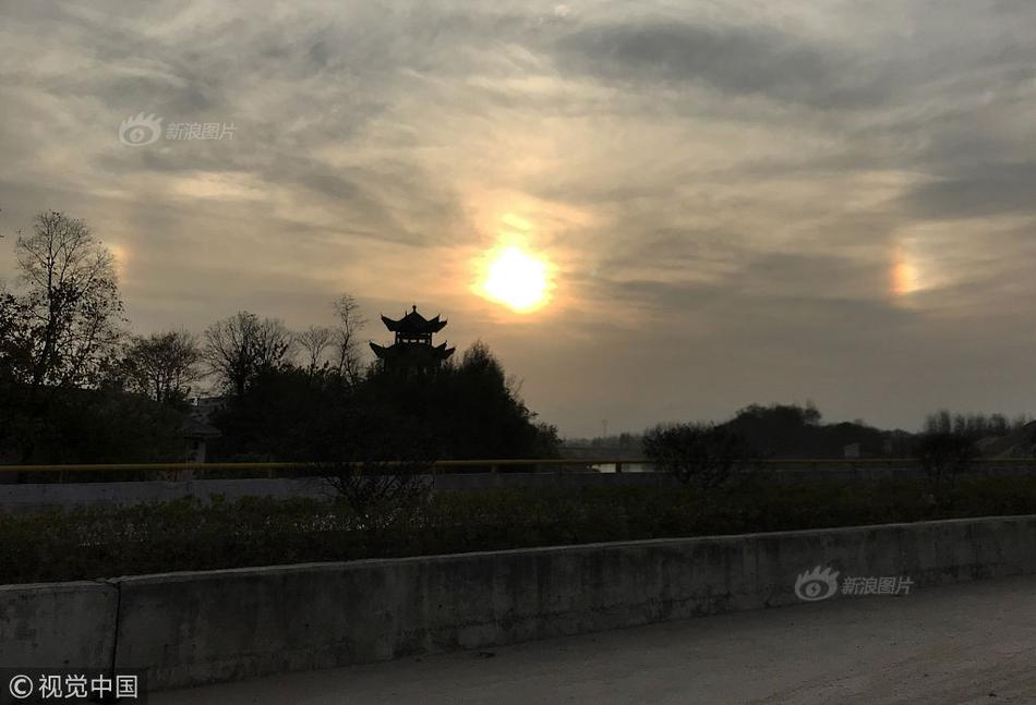 李克強(qiáng)會見巴西聯(lián)邦共和國總統(tǒng)