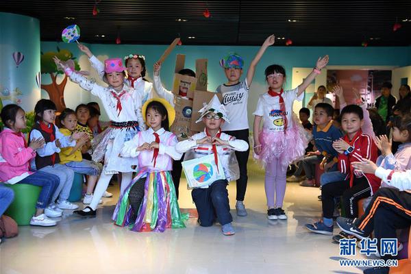 俄遠(yuǎn)東草原發(fā)生火災(zāi)造成27人受傷