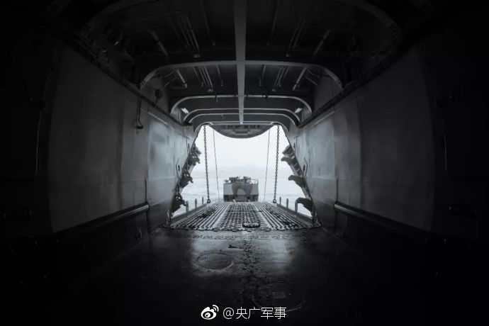 李克強(qiáng)會(huì)見(jiàn)巴西聯(lián)邦共和國(guó)總統(tǒng)